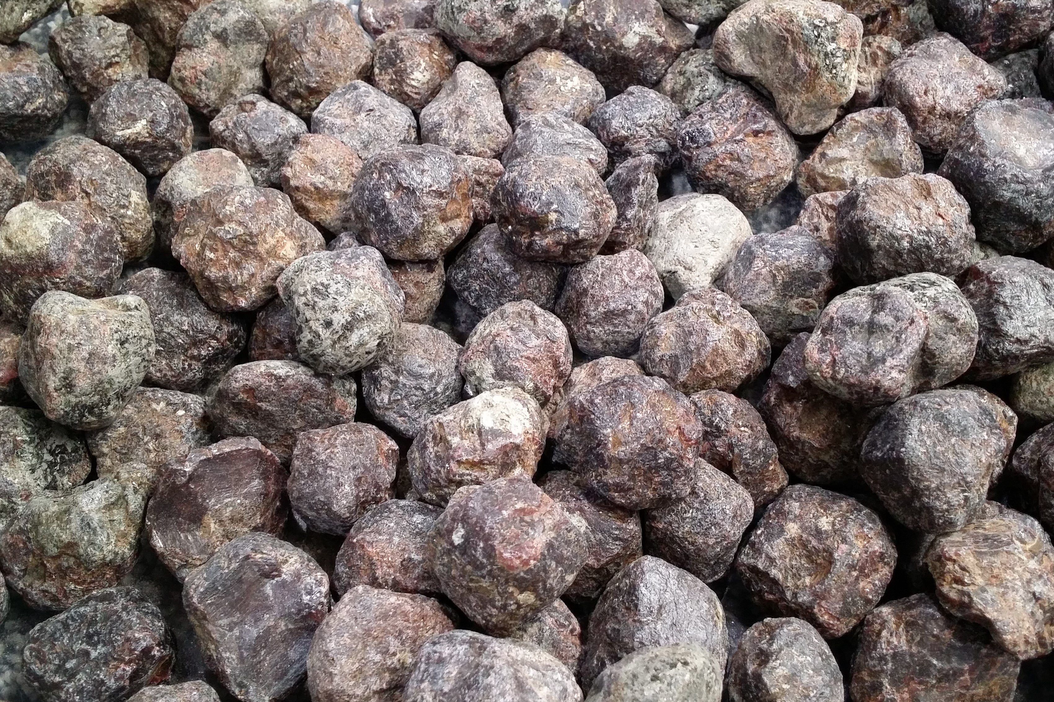 Rough - Garnet 200gms Rough - Garnet 200gms
